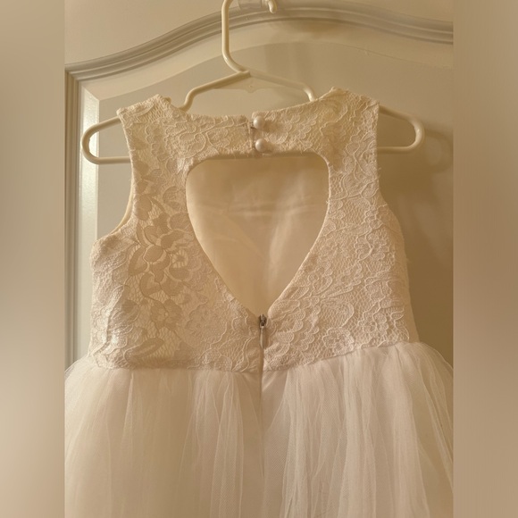 Elegant White Lace And Tulle Girls Dress Size 4T - Picture 5 of 5